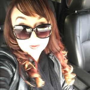 Meet your Posher, Devin